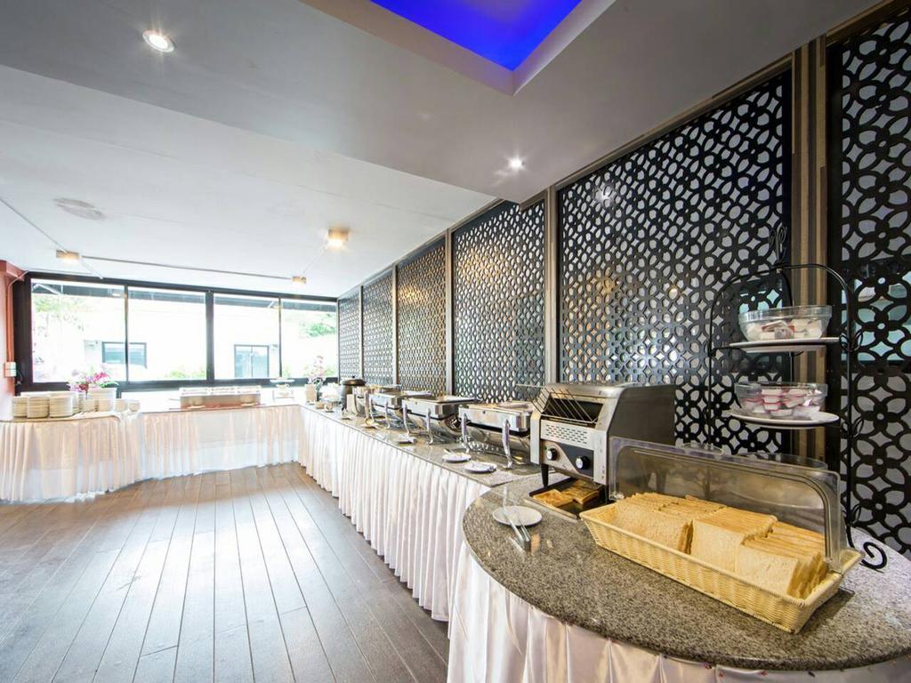 Grand Nai Harn Suites Rawai Экстерьер фото