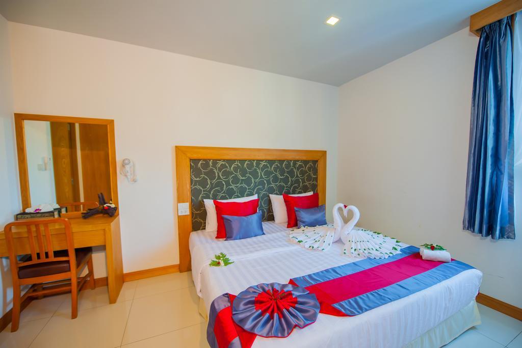 Grand Nai Harn Suites Rawai Экстерьер фото